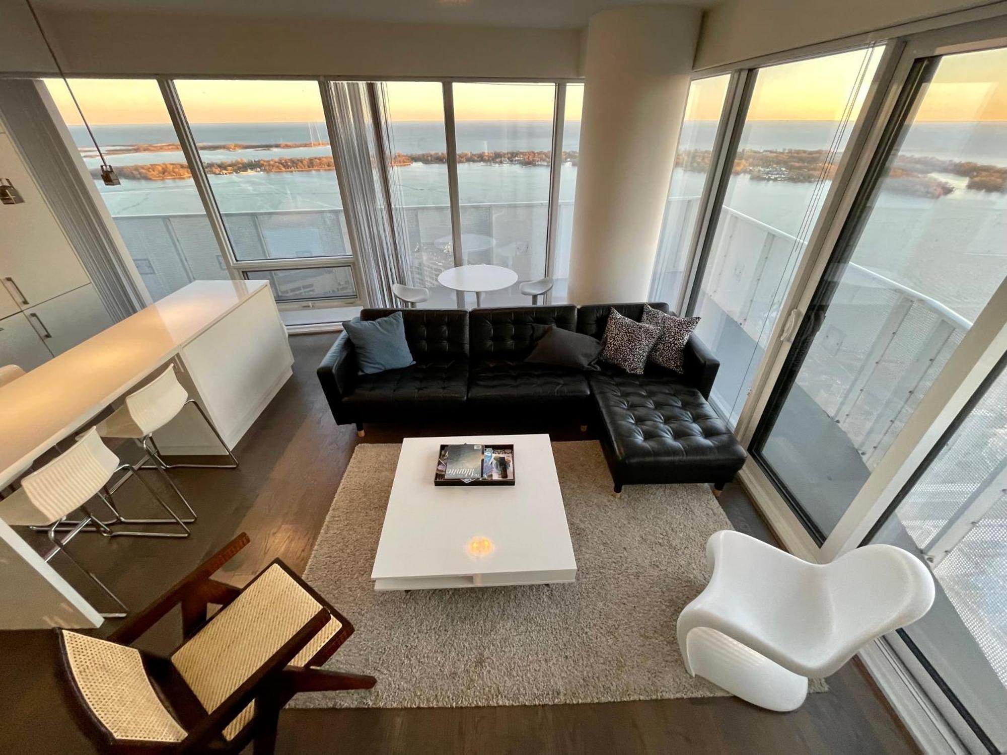 Presidential Suite Heart Of Downtown With Stunning View Toronto Bagian luar foto