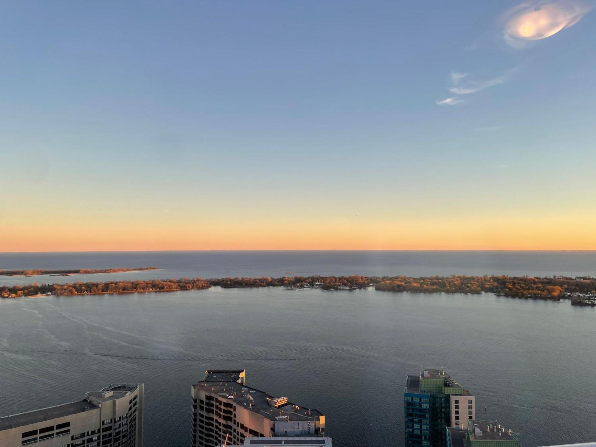 Presidential Suite Heart Of Downtown With Stunning View Toronto Bagian luar foto