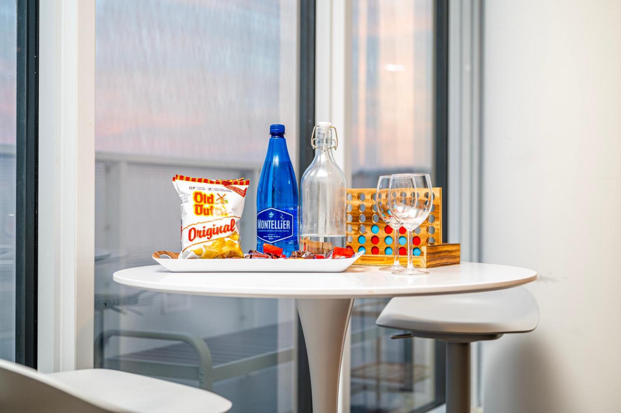 Presidential Suite Heart Of Downtown With Stunning View Toronto Bagian luar foto