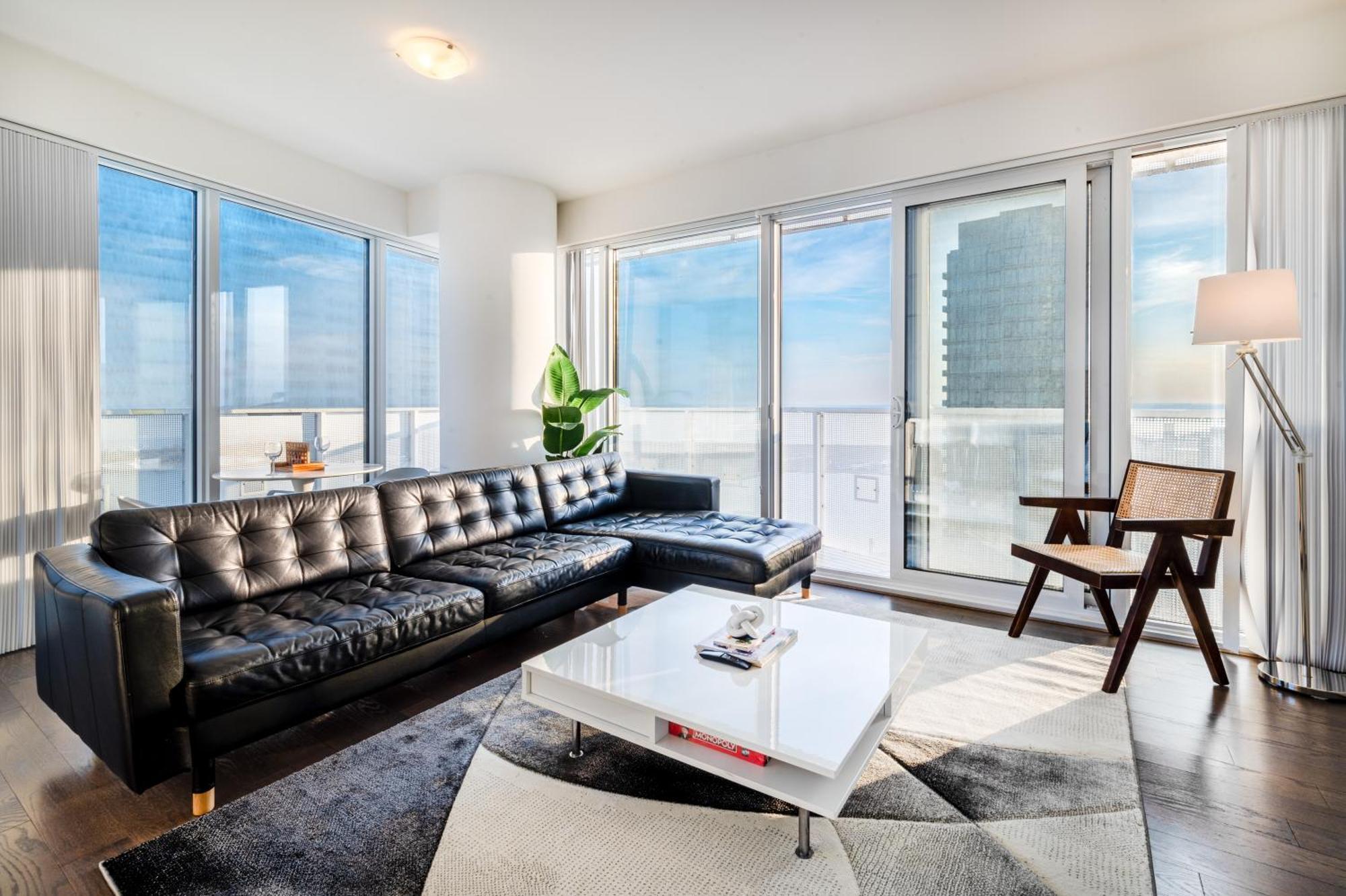 Presidential Suite Heart Of Downtown With Stunning View Toronto Bagian luar foto