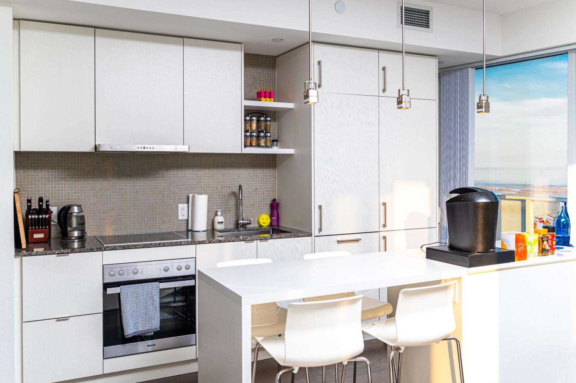 Presidential Suite Heart Of Downtown With Stunning View Toronto Bagian luar foto