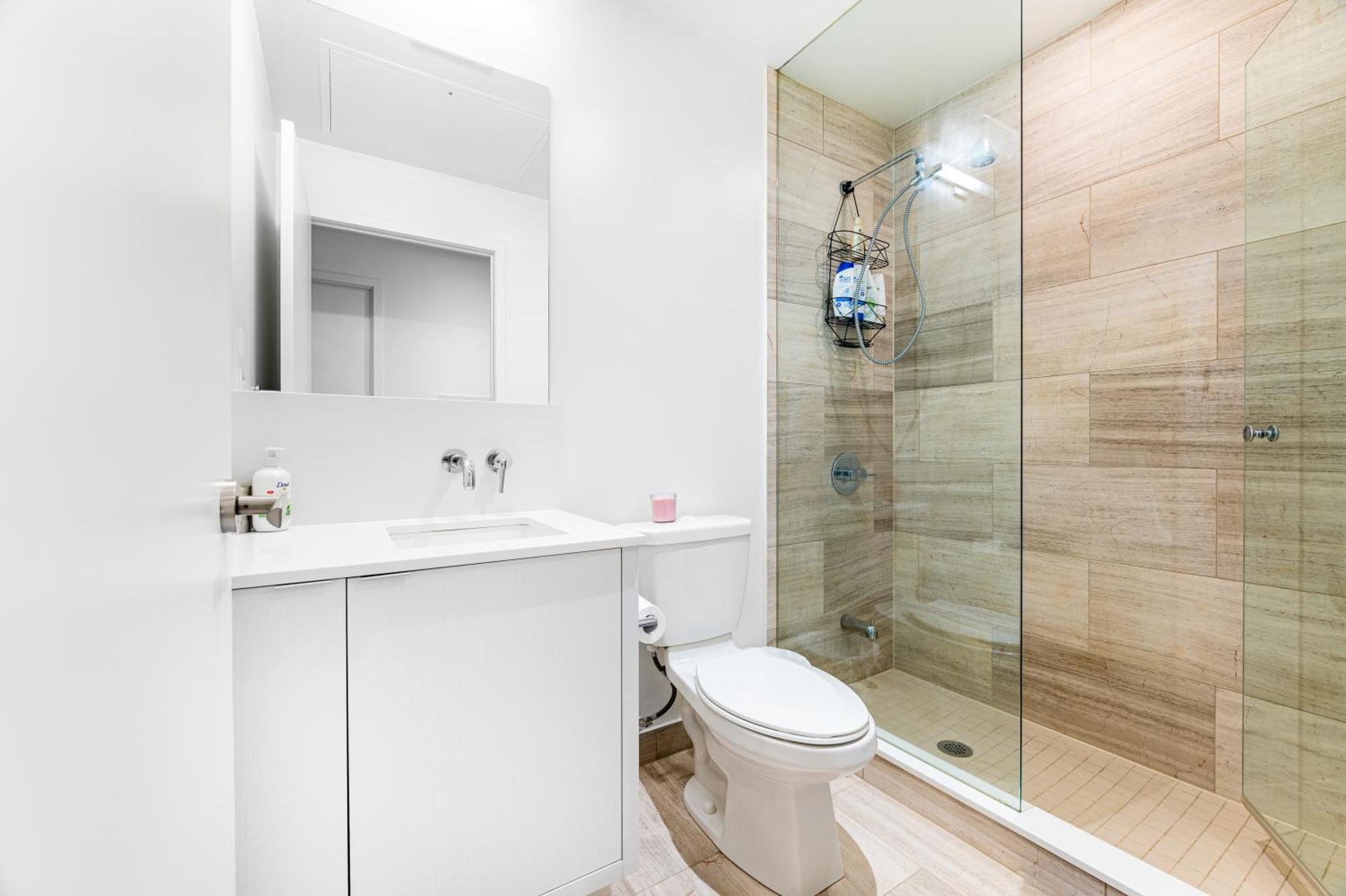 Presidential Suite Heart Of Downtown With Stunning View Toronto Bagian luar foto